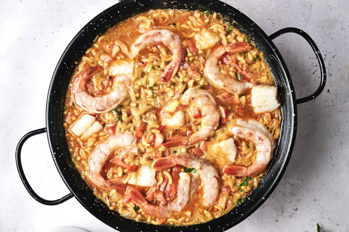 Add seafood to fiedua